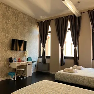The Rock House Con Bagno Privato Guest house